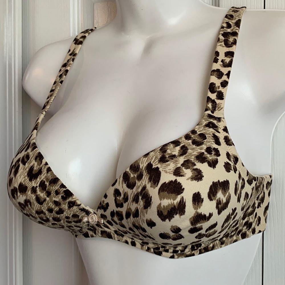 Victoria’s Secret body by Victoria vintage no wire Bra 34B